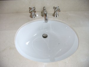 Undermount Sink with Widespread Faucet
